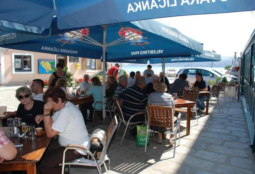 Отель Palace Vrkljan