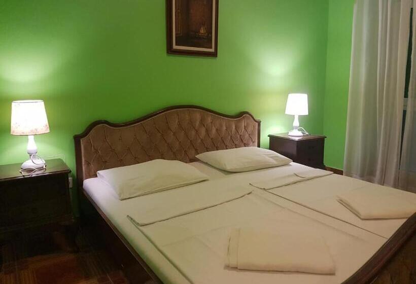 Отель Palace Vrkljan