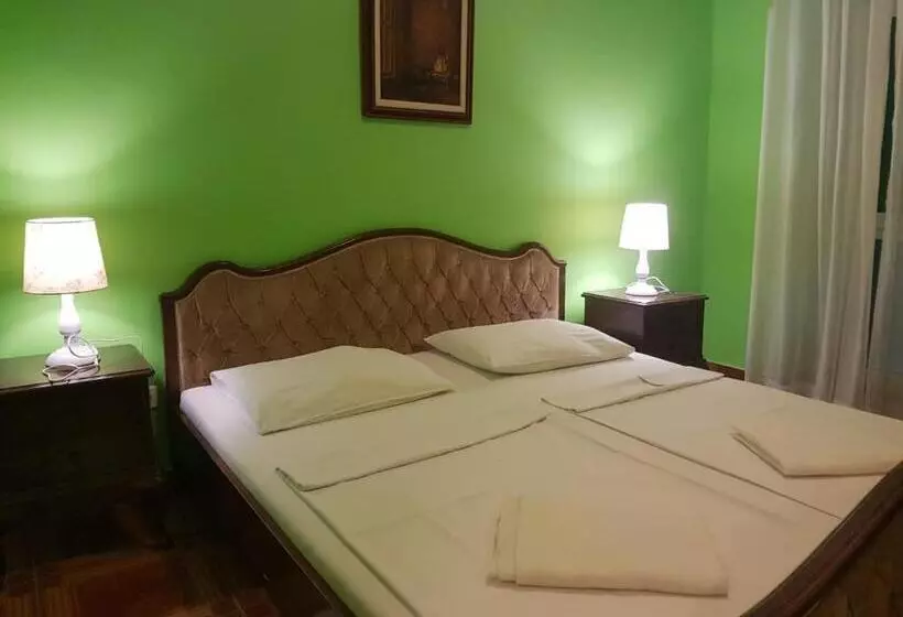 هتل Palace Vrkljan