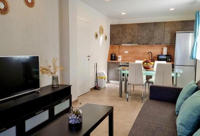 تختخواب و صبحانه Dorijini Dvori