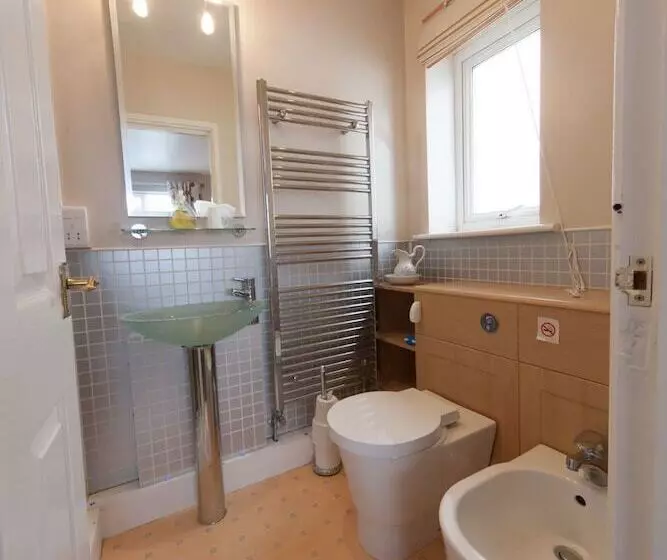 Aamiaismajoitus (B&B) Wyngate Guest House