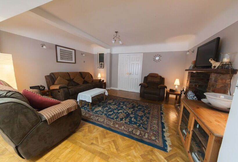 Nocleg ze śniadaniem Wyngate Guest House