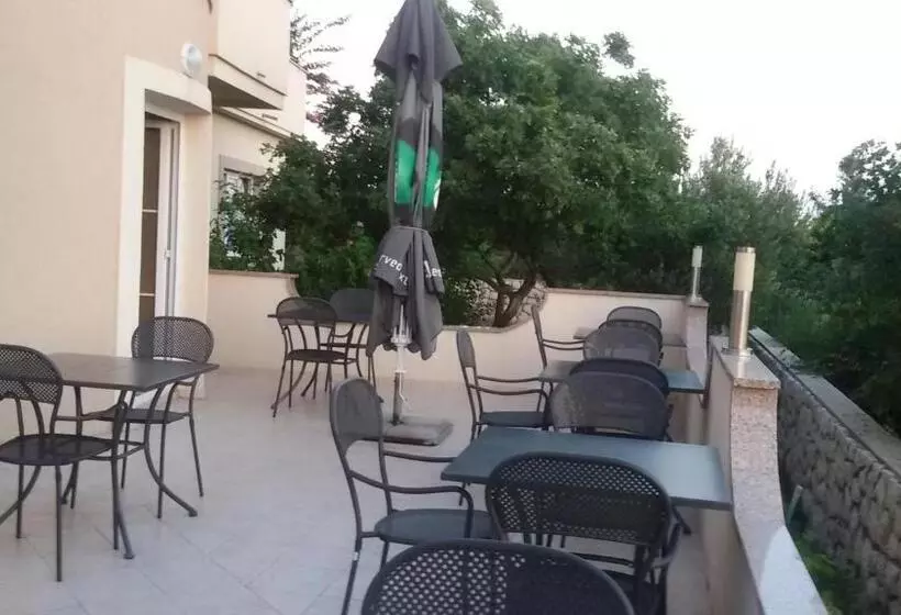 Bed & Breakfast Jugo