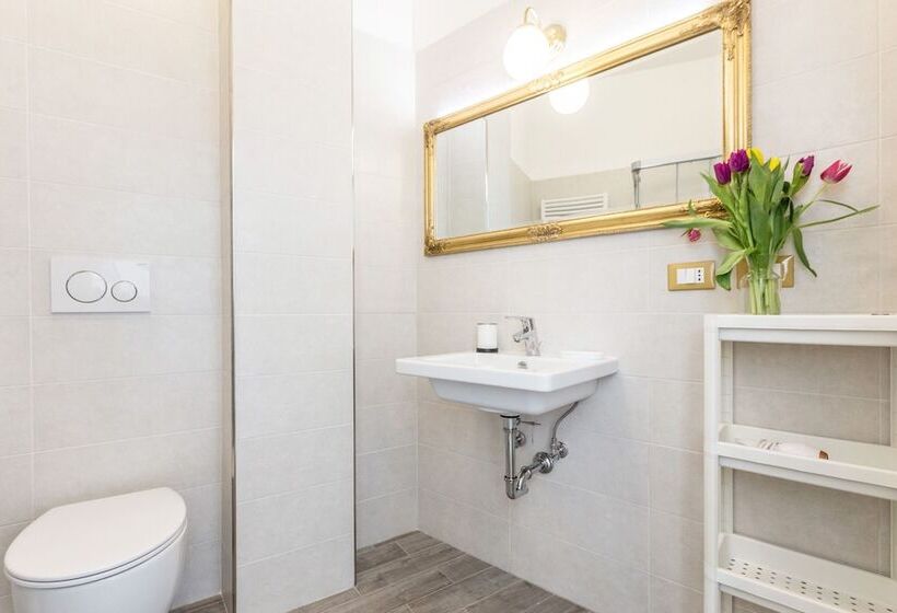 تختخواب و صبحانه Central City Rooms