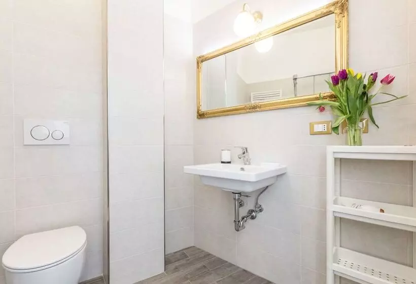 تختخواب و صبحانه Central City Rooms