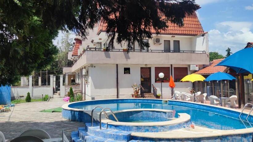 Family Hotel Saint Peter