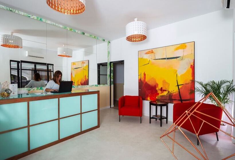 Hotelli Bluebelle Marbella