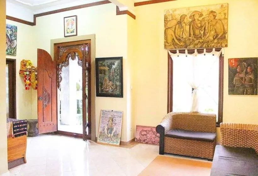 ホテル Dukuh Village Villas & Art