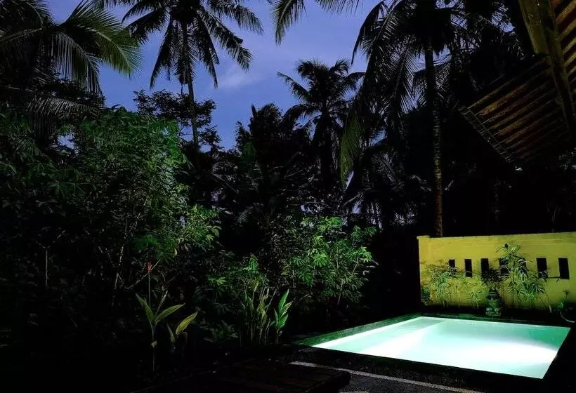ホテル Dukuh Village Villas & Art