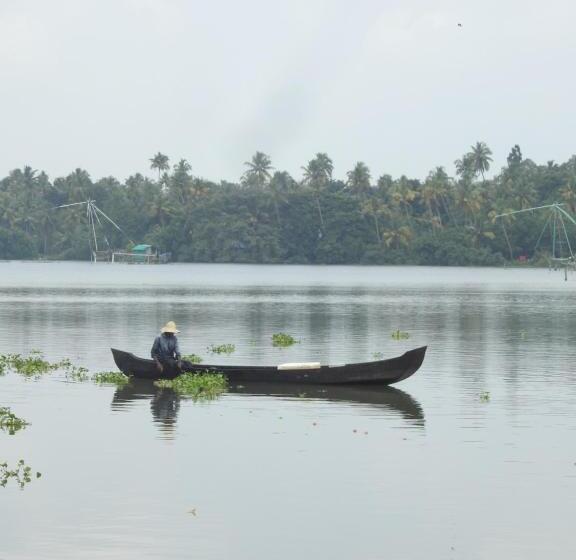 Hotel Lago Leisure Resort & Spa