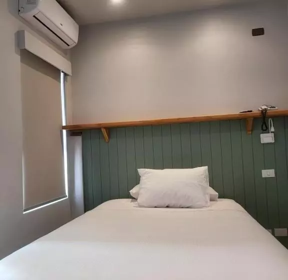 ホテル Las Terrazas Express