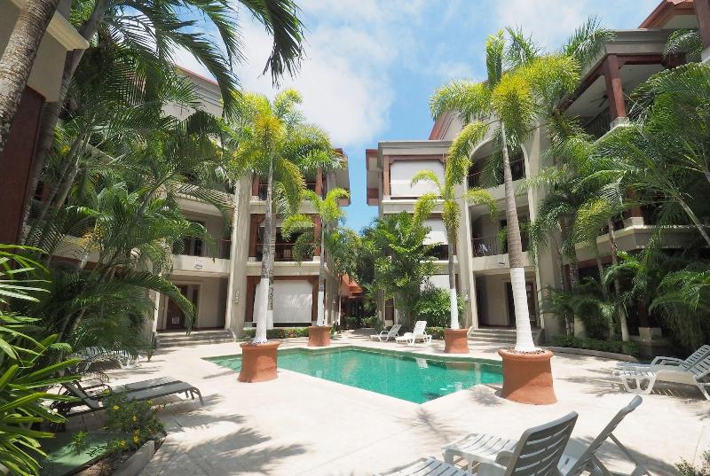 هتل Macaws Ocean Club