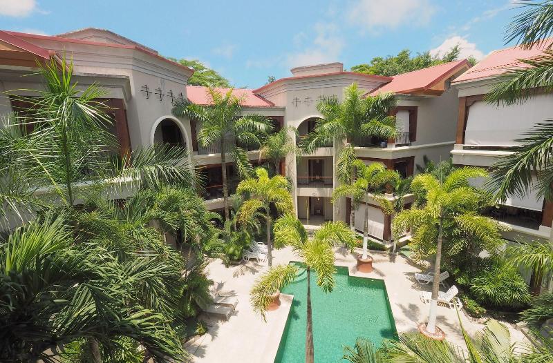 هتل Macaws Ocean Club