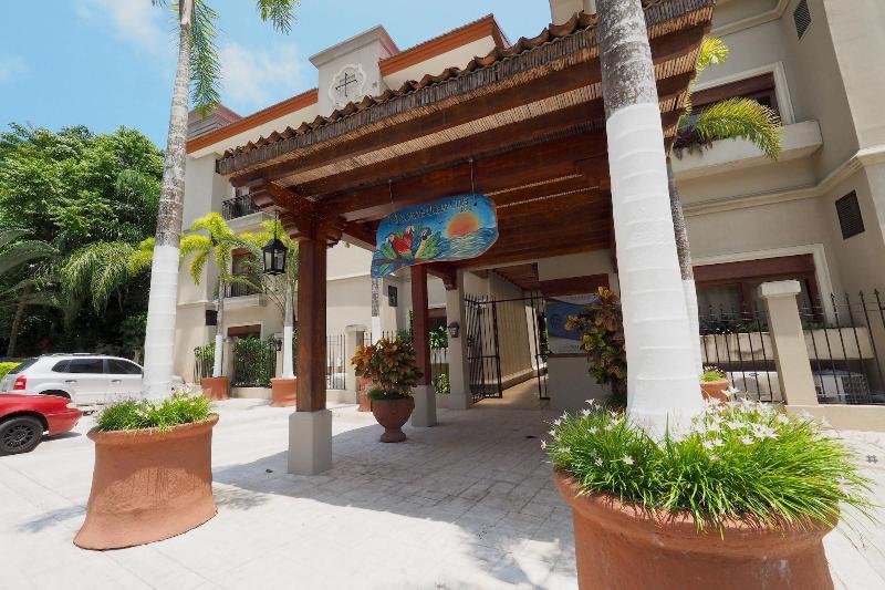 هتل Macaws Ocean Club