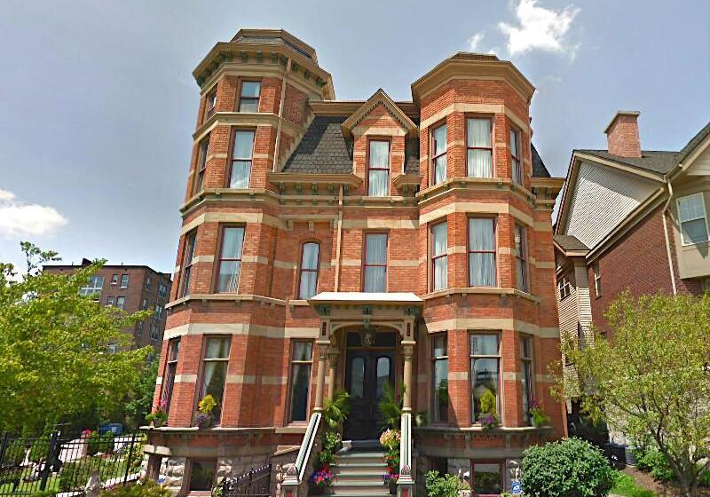 فندق The Inn At 97 Winder