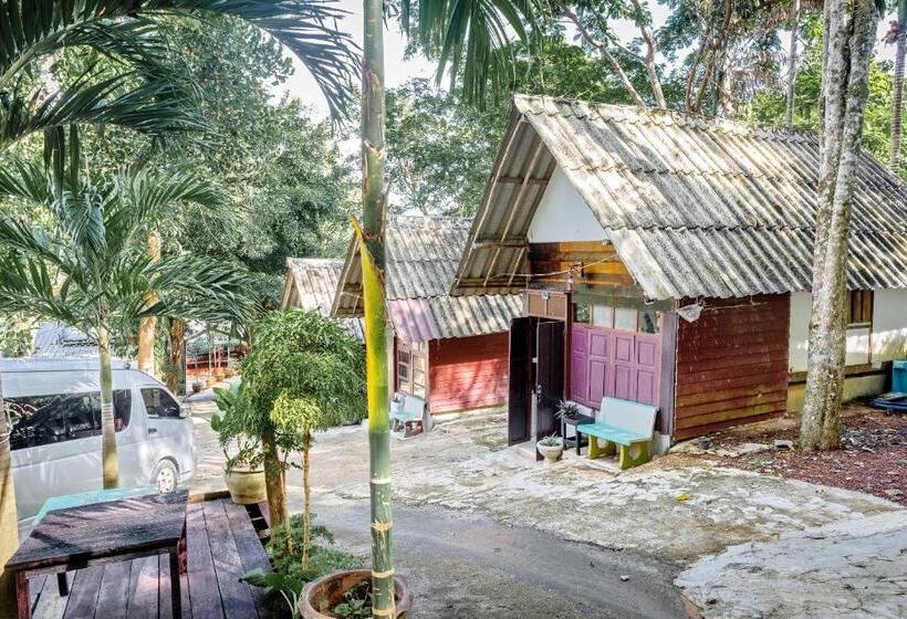 Hotel Tuk Tuk Guesthouse