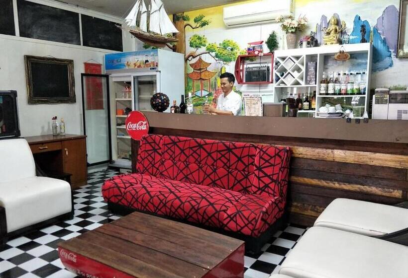 Hotel Tuk Tuk Guesthouse