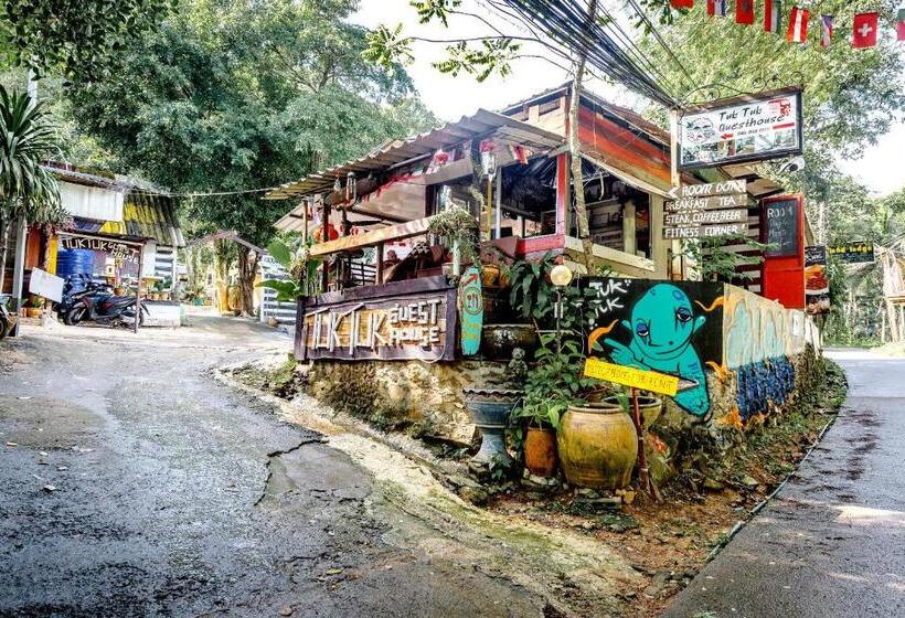 Hotel Tuk Tuk Guesthouse