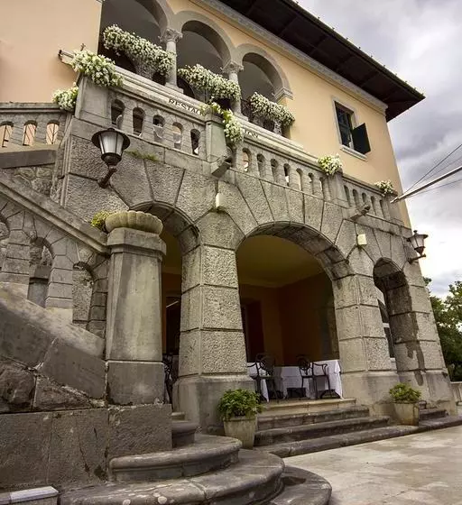 Hotelli Villa Ariston