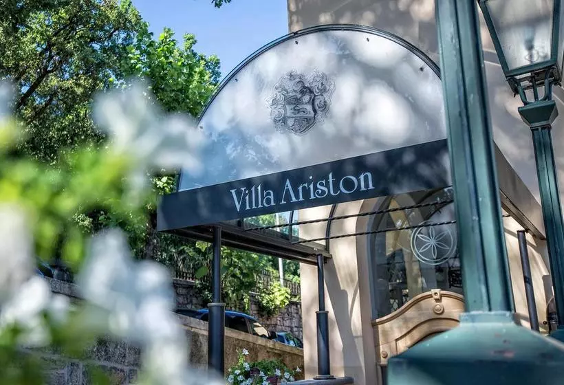 Hotelli Villa Ariston