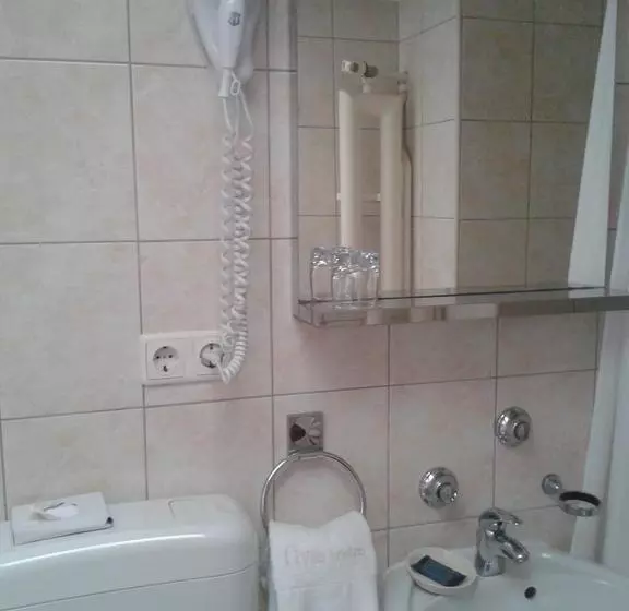 Hotelli Villa Ariston