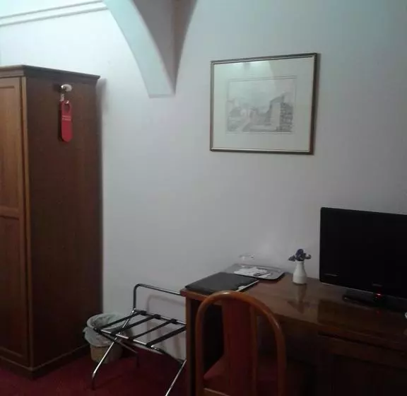 Hotelli Villa Ariston