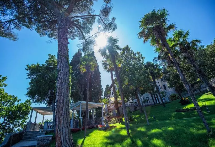 Hotelli Villa Ariston