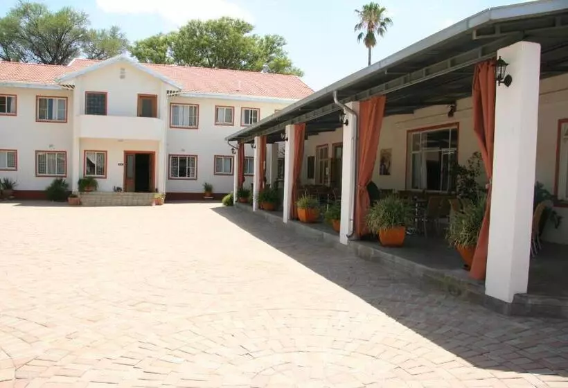 پانسیون Omaruru Guesthouse