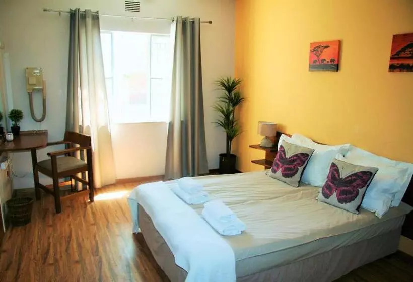 پانسیون Omaruru Guesthouse