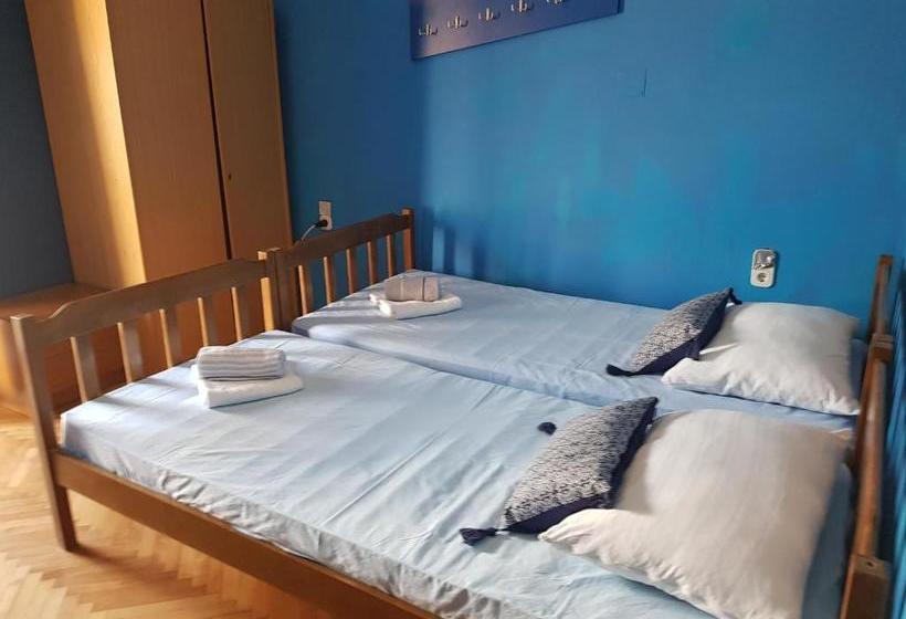 Simple&central Hostel