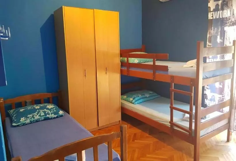 Simple&central Hostel