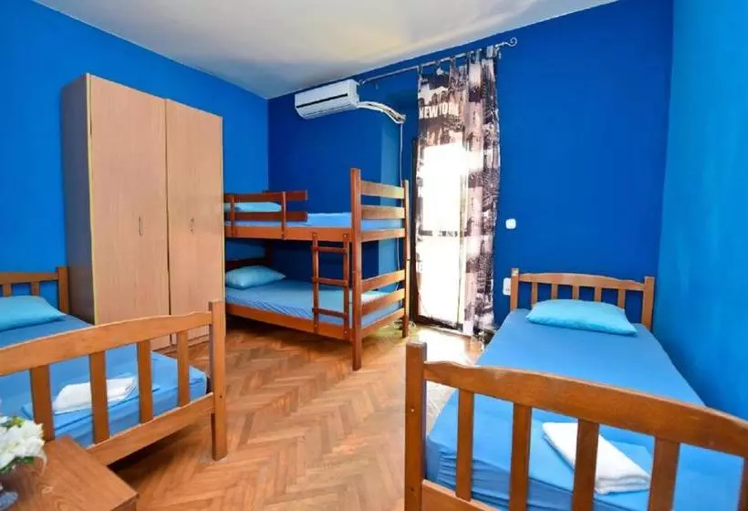 Simple&central Hostel