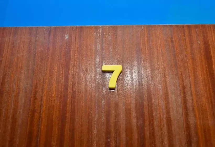 Simple&central Hostel