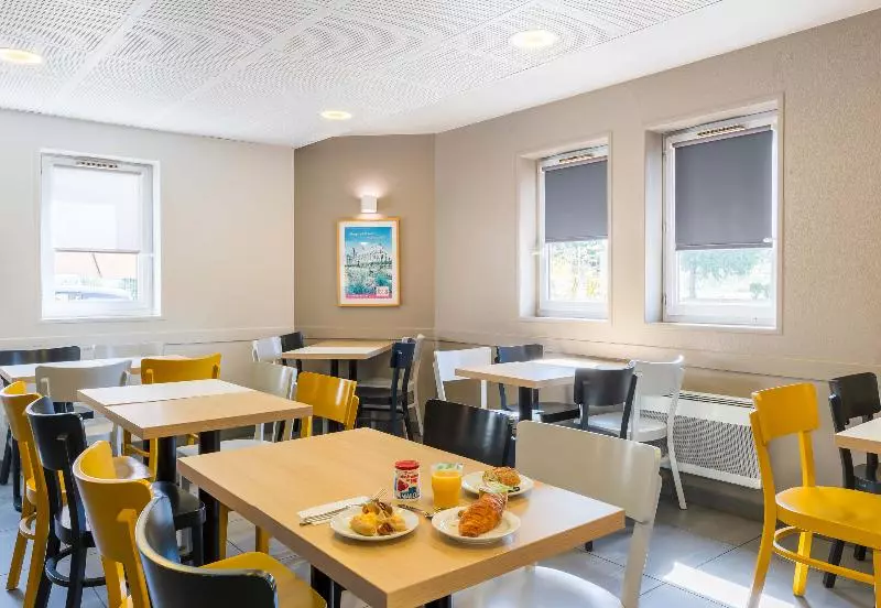 B&b Hotel Bourges 1