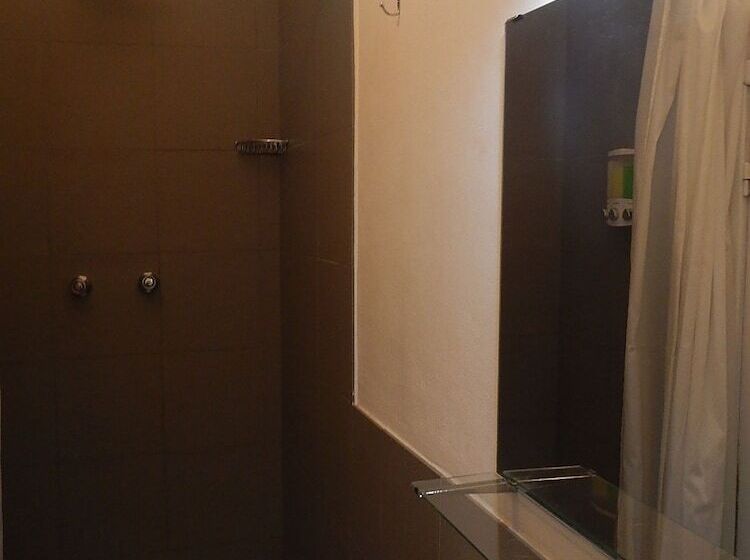 ベッドアンドブレックファースト La Pergola