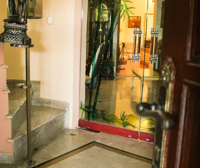 تختخواب و صبحانه Lahore Guest House