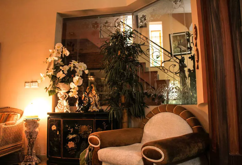 تختخواب و صبحانه Lahore Guest House