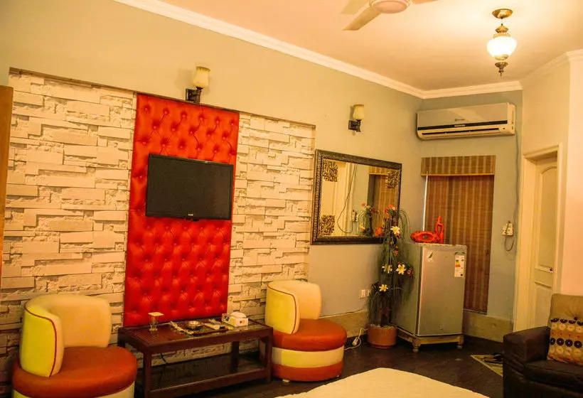 تختخواب و صبحانه Lahore Guest House