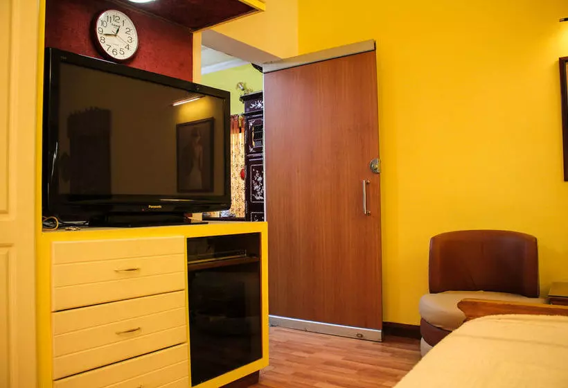 تختخواب و صبحانه Lahore Guest House