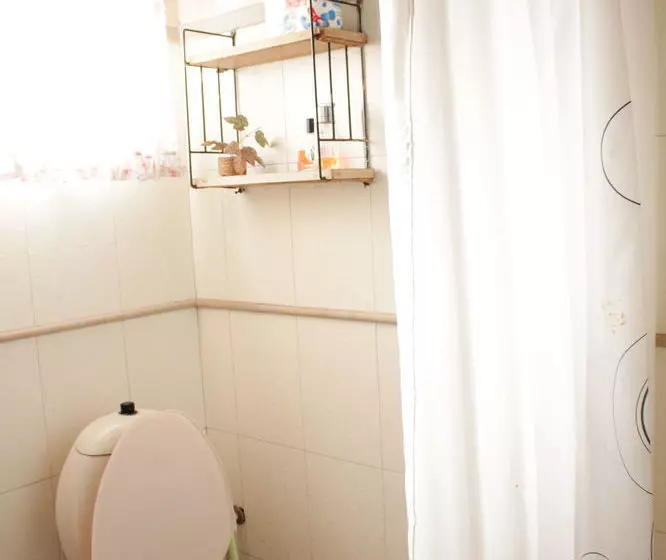 تختخواب و صبحانه Lahore Guest House