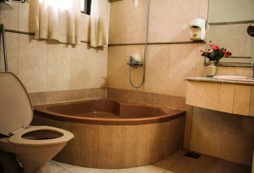 تختخواب و صبحانه Lahore Guest House