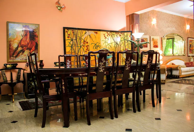 تختخواب و صبحانه Lahore Guest House