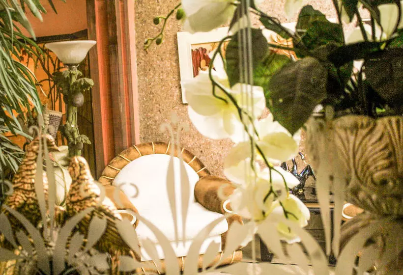 تختخواب و صبحانه Lahore Guest House