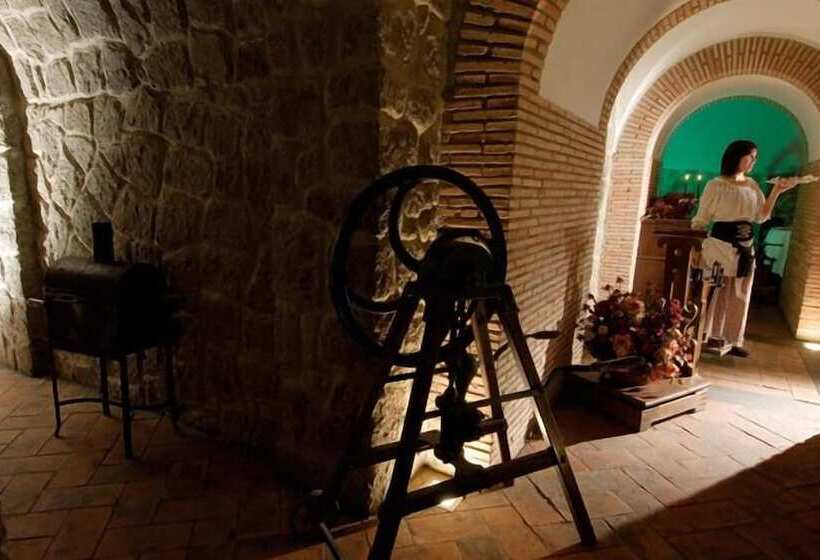 Отель Agriturismo Monte Due Torri