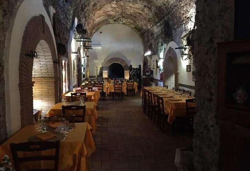 Отель Agriturismo Monte Due Torri