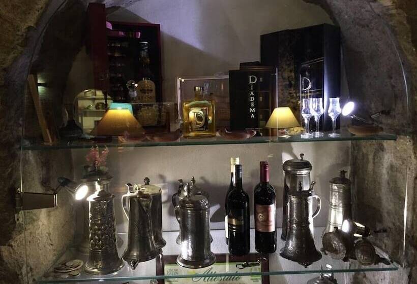 Отель Agriturismo Monte Due Torri