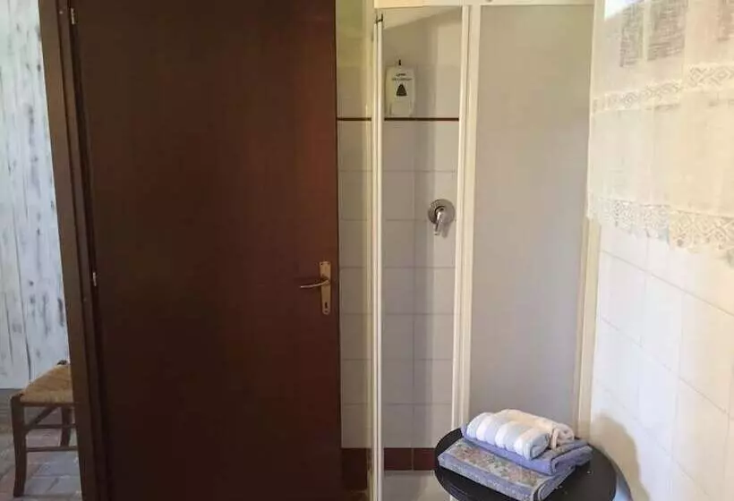 Hotelli Agriturismo Monte Due Torri