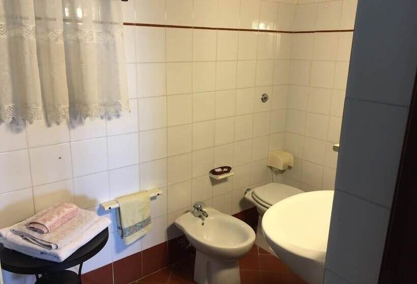 Отель Agriturismo Monte Due Torri