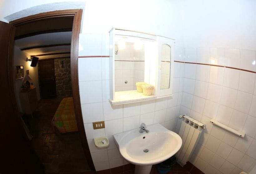 Отель Agriturismo Monte Due Torri