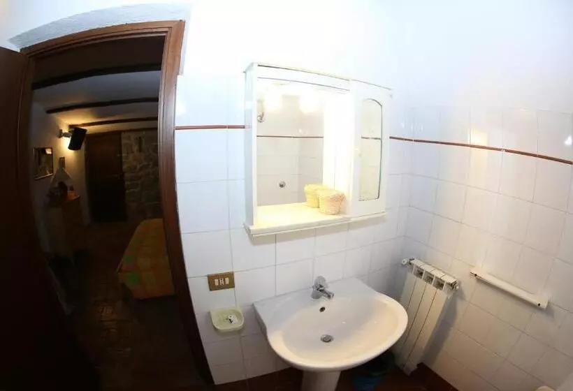 Hotelli Agriturismo Monte Due Torri